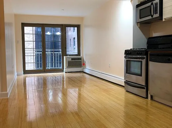 8375 117th St APT 3B, Jamaica, NY 11418