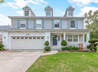 849 Plentywood Ln, Bensenville, IL 60106