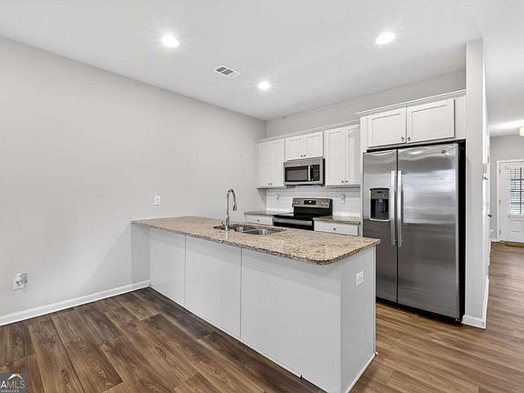 5th image of 2805 Ridgeview Dr SW