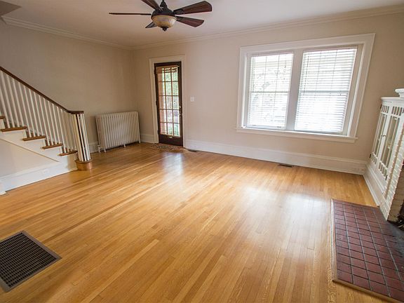 3rd image of 208 South Dr