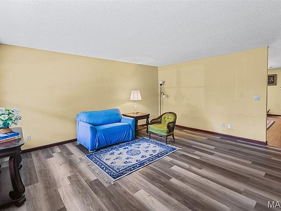 3rd image of 304 Brian Dr