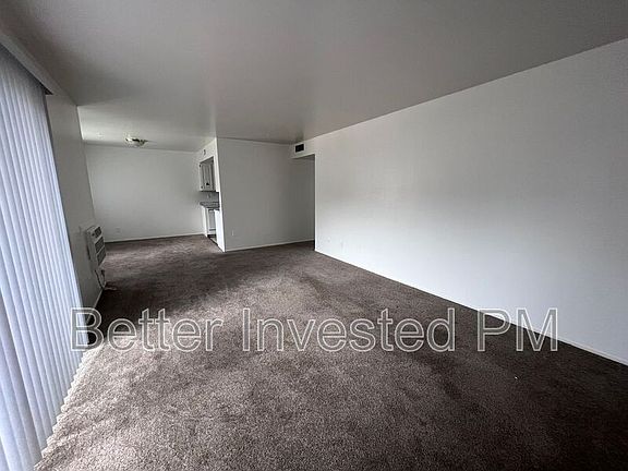 5th image of 857 S Oak St APT 10