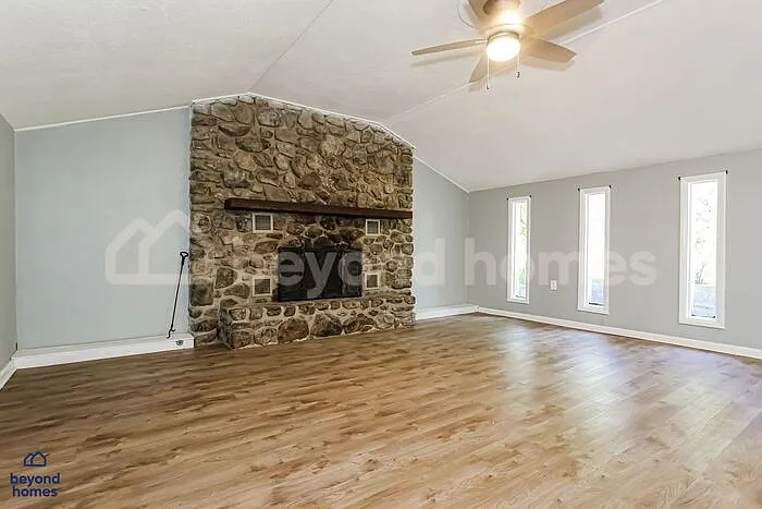 1923 Biscayne Dr — Photo 7