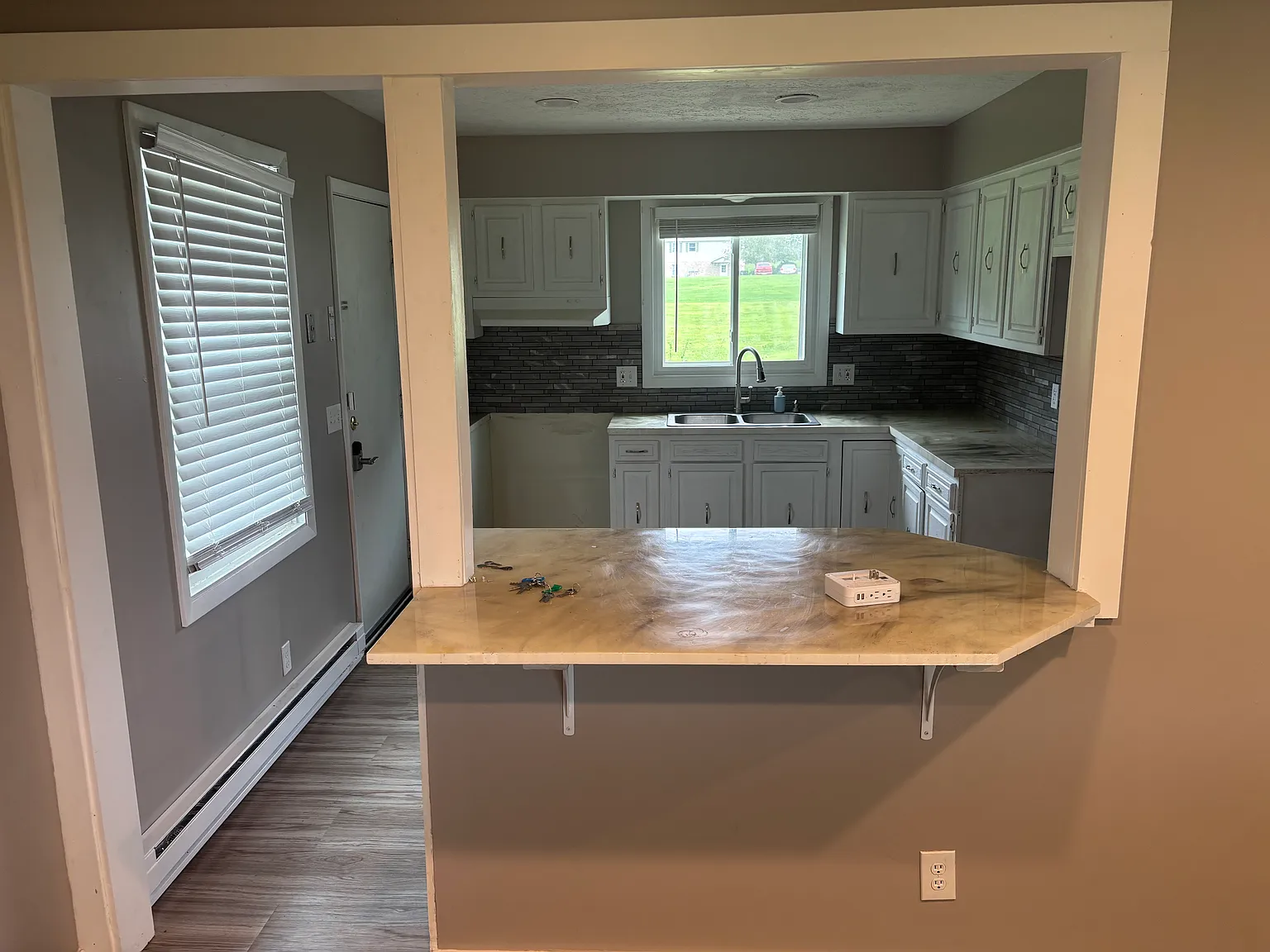 2 bed, 950 sqft, $1,200 — Photo 3