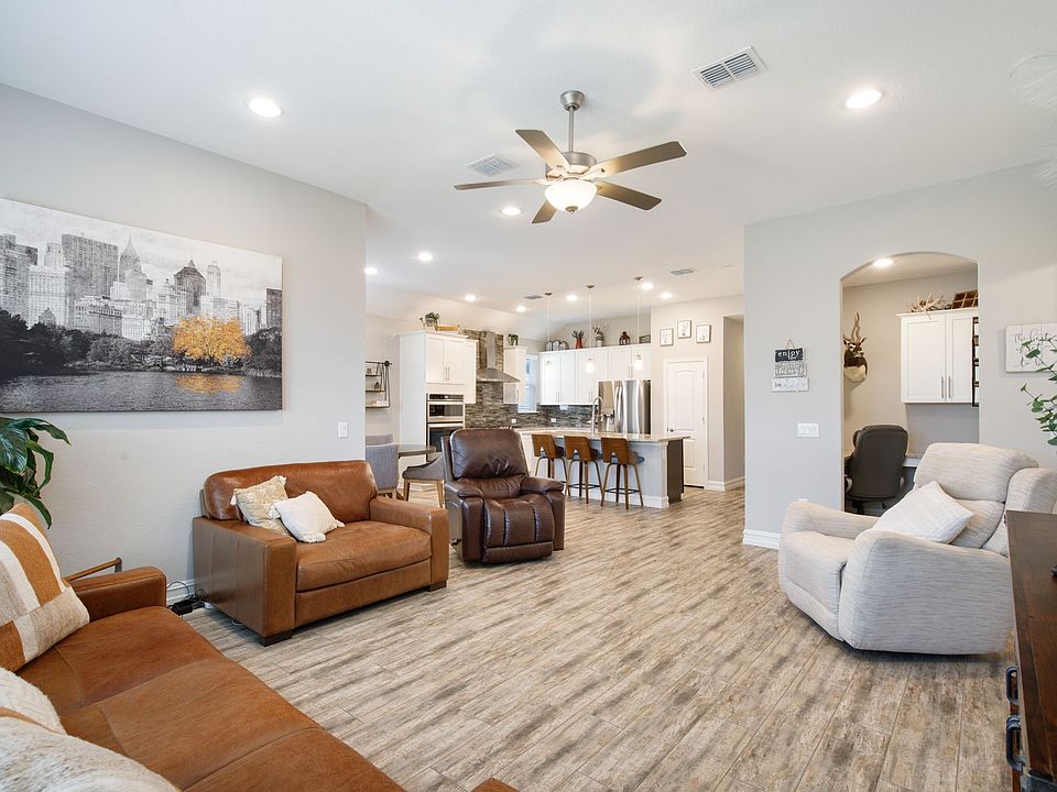 1st image of 4113 Crossroads Ct