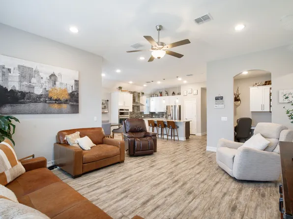 4113 Crossroads Ct, Oak Pt, TX 75068