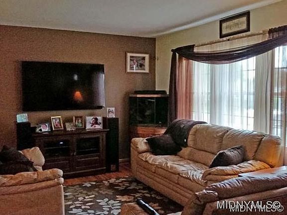 4th image of 1311 Woodbury Dr
