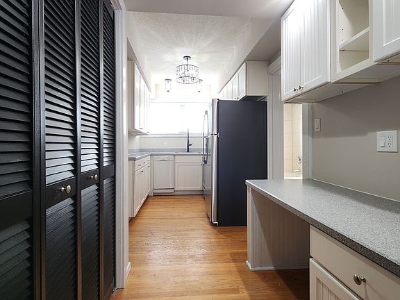 4th image of 7556 Byron Pl #175
