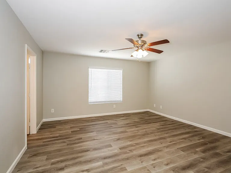5014 Sapphire Light St — Photo 8