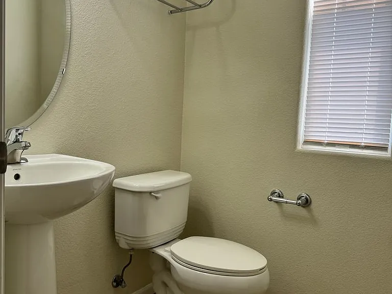 7681 Sandy Springs Point — Photo 8