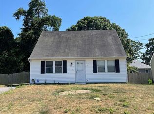 18 Robinson Dr, Shirley, NY 11967