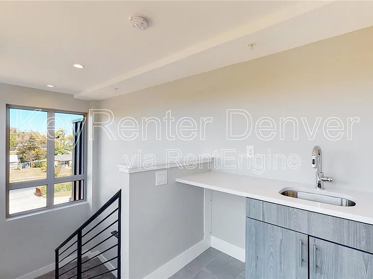 1930 N Grove St #3 — Photo 8