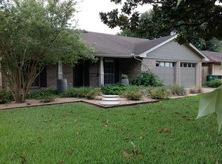 5902 De Lange Ln, Houston, TX 77092