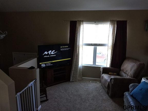 4th image of 16119 Birch Ave