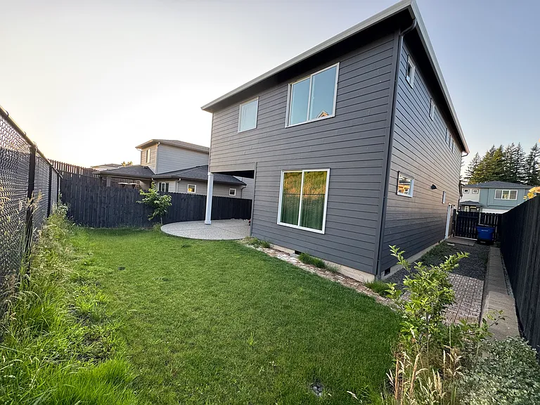 272 W Maple St — Photo 29