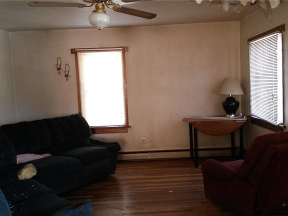 4th image of 114 N 2nd St