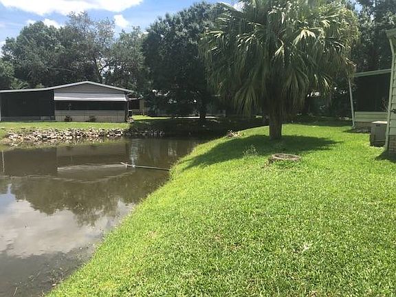 3rd image of 405 Whisper Oaks Dr