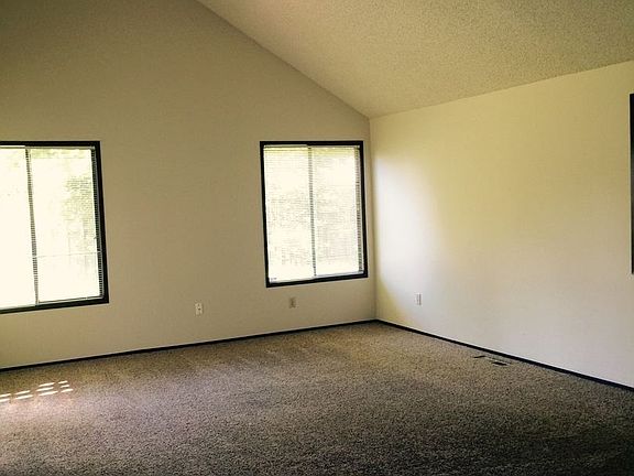 5th image of 13102 NE 33rd Cir