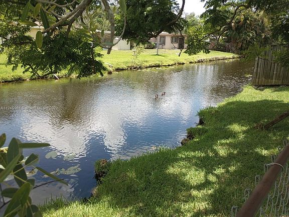 5th image of 9452 SW 51st Pl