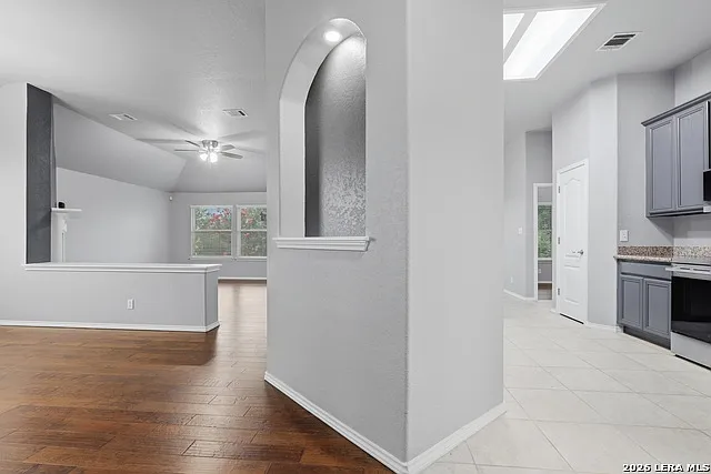 21207 Encino Ash — Photo 4