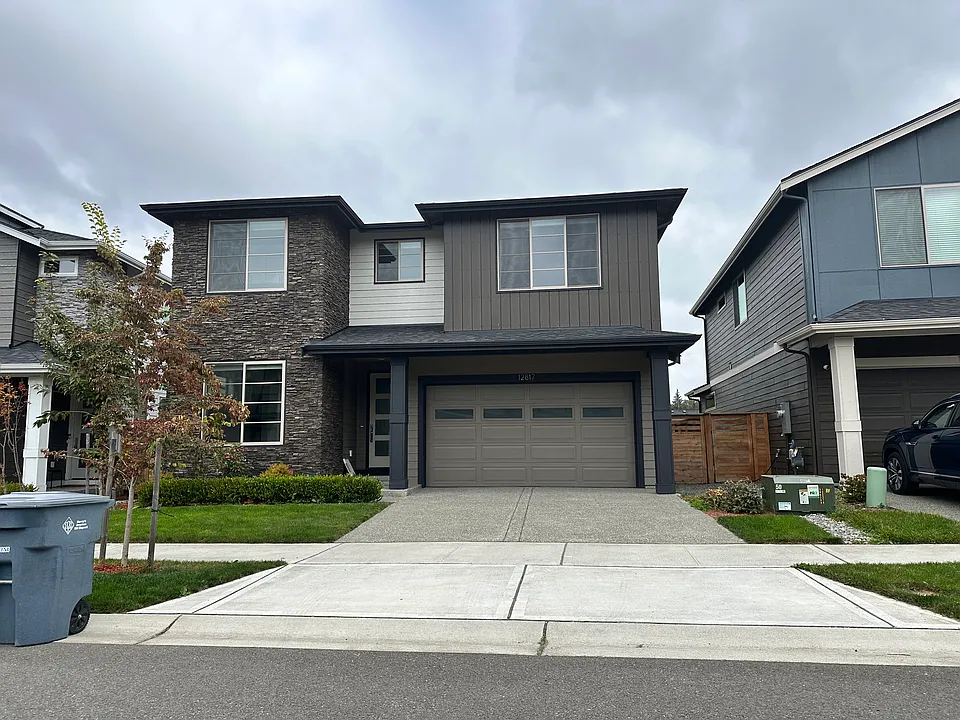 12817 189th Ave E