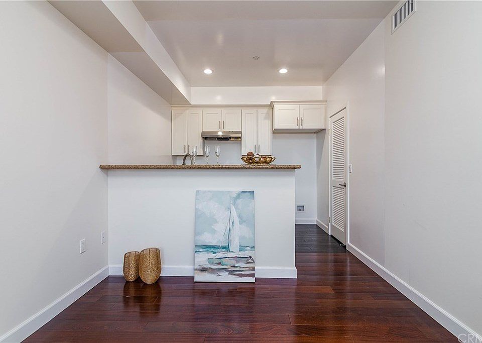 1st image of 11720 Vanowen St #205