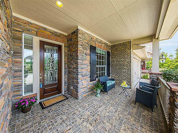 3rd image of 28011 Heritage Stream Dr