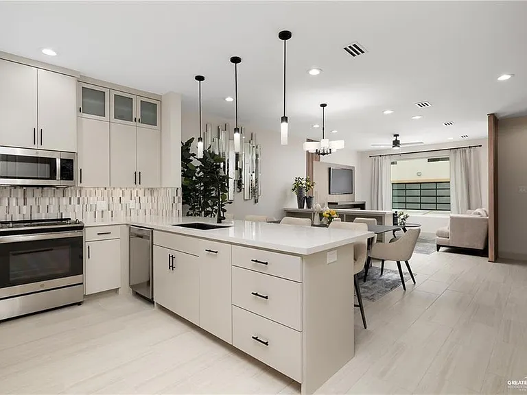 225 Canary Ave — Photo 7