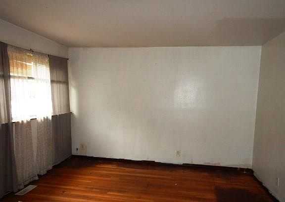 2nd image of 10349 Lilac Ave