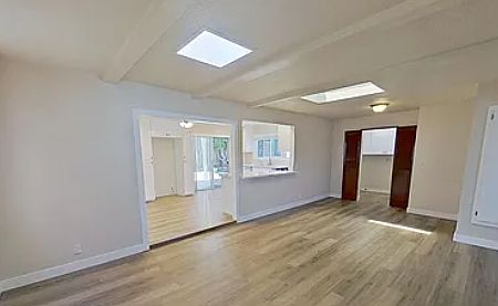 5th image of 16341 Arlington Ln
