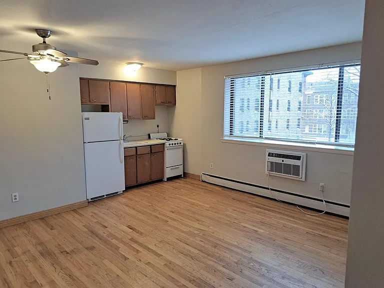 214 Place Apartments — Photo 44