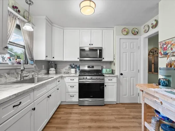 3026 Danforth Memorial Dr, Texas City, TX 77590