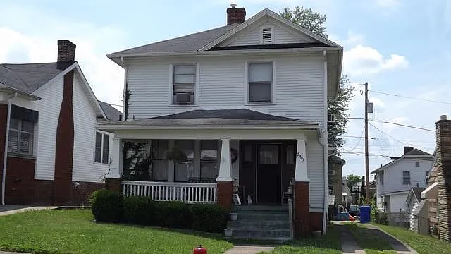 2901 Gilbert Ave photo 1