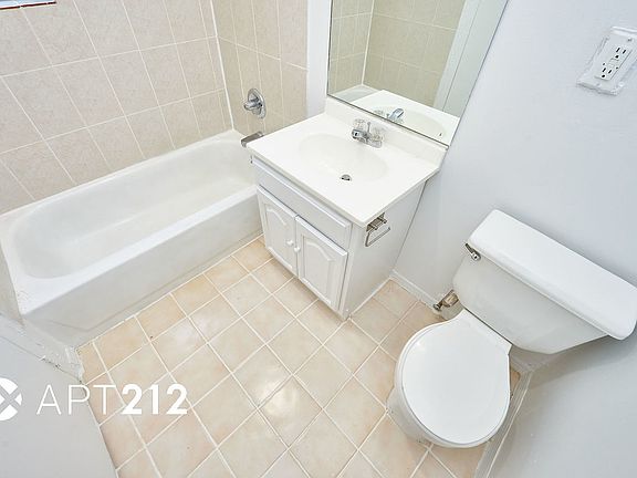 4th image of 239 W 64th St #4C