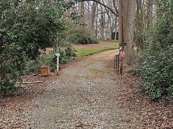 2nd image of 228 Storey St