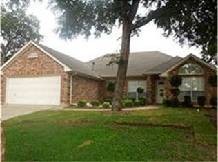 2608 Bent Tree Dr, Hurst, TX 76054