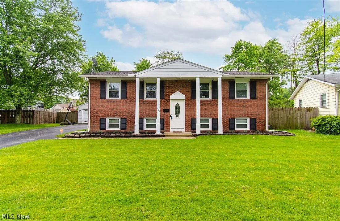 1849 Lemont Dr photo 1