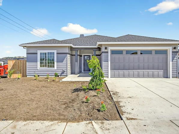 3711 Carlin Dr, Medford, OR 97504