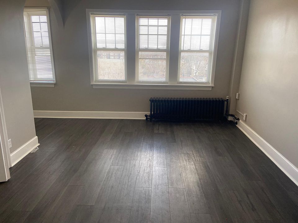 spacious bedroom