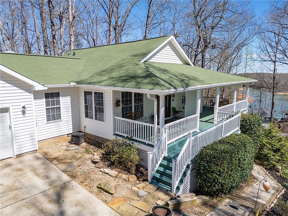 1st image of 204 Riverlake Rd