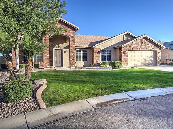2nd image of 3934 E Meadow Lark Way