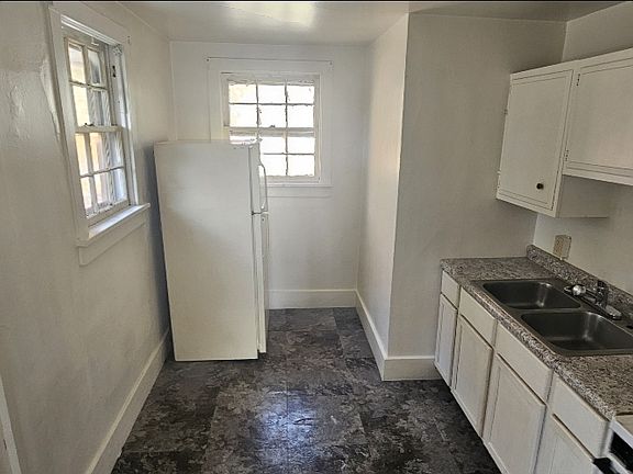 2nd image of 729 Guilford St #4