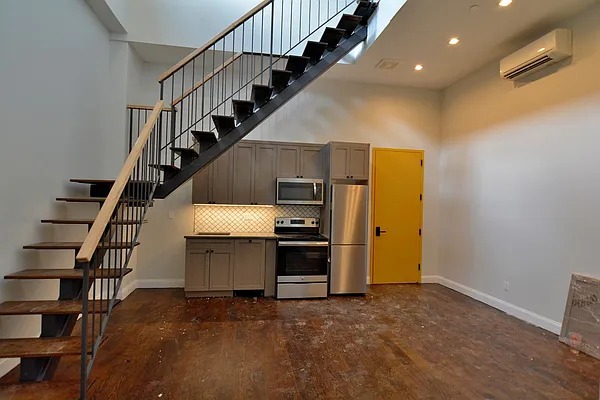 Rented by Hagstrom Management Inc | media 101