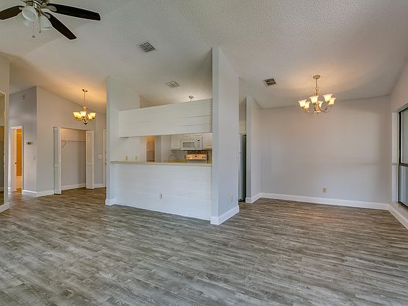 2nd image of 106 Governor St