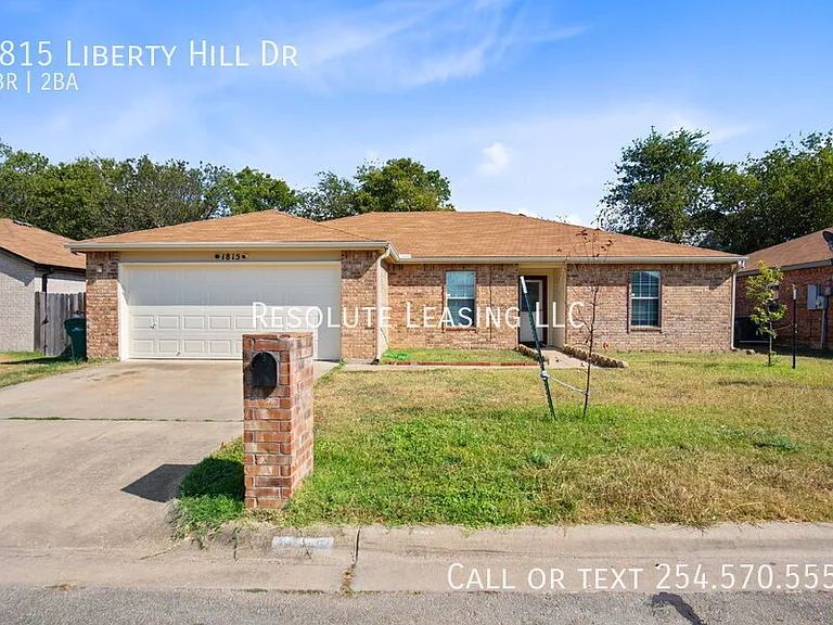 1815 Liberty Hill Dr — Photo 1
