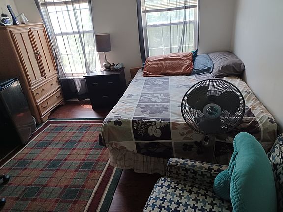 5th image of 9 Penny Ln
