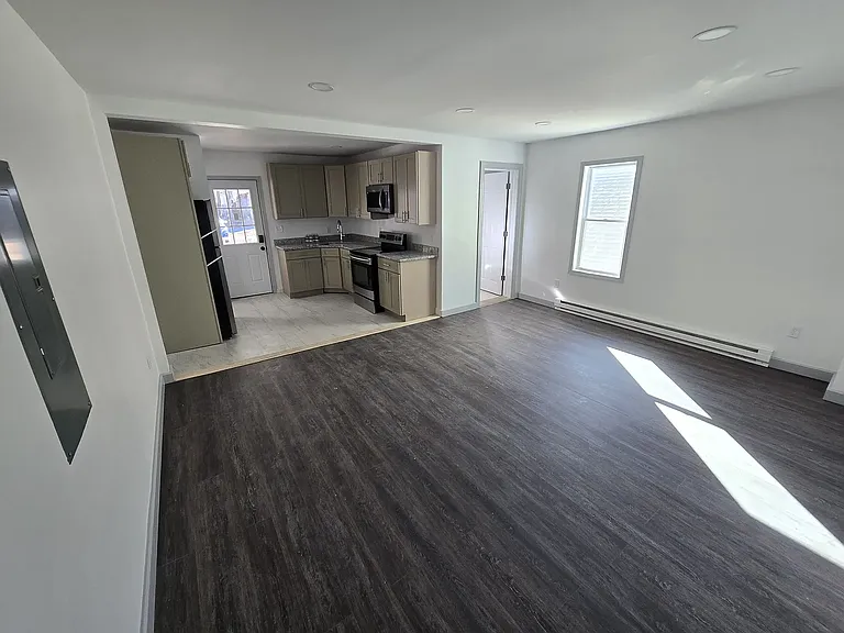 33 E Main St #D — Photo 17