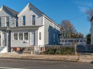 252 S 19th St, Newark, NJ 07103