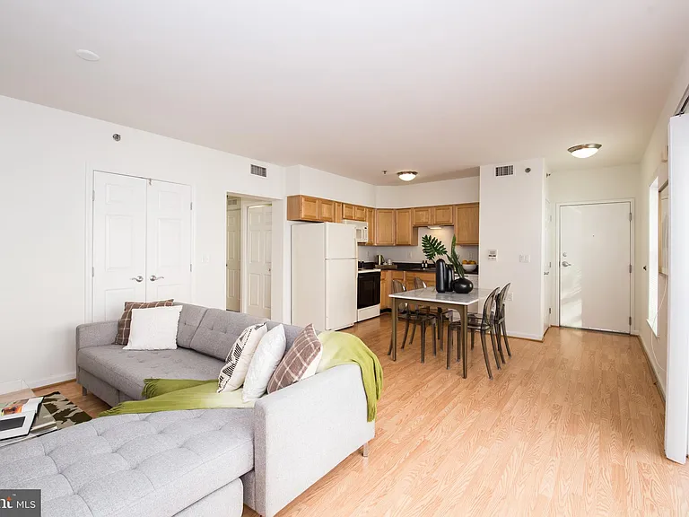 1030 N 2nd St #203 — Photo 12