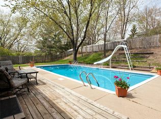 4916 W 114th St, Bloomington, MN 55437